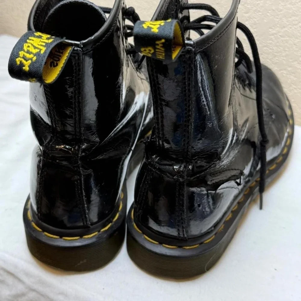 Dr Martens 1460 Patent Leather Boots Womens 7 Black Goth Grunge Punk 8 Eyelet